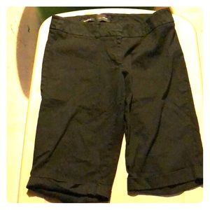 Black Bermuda shorts by the limited size 6
